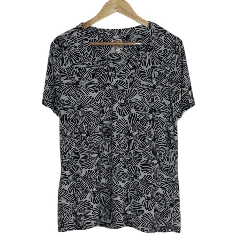 JM Collection Black and White Floral Print Top, Large